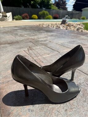 Banana Republic Metallic Black Classic Women's Black Peep-Toe Pumps